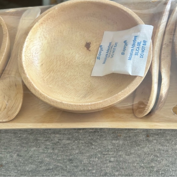Wooden 3pc. Bowls and Spoons with Tray. - Picture 4 of 5